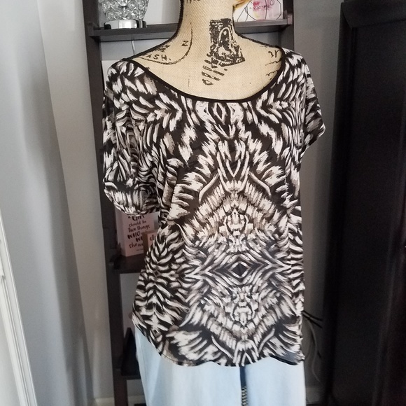 Torrid Printed Top - plus size - Picture 2 of 4